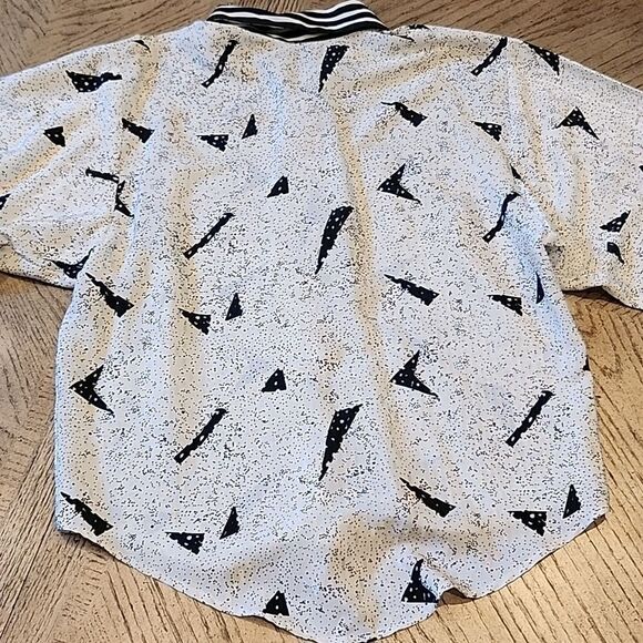 Black and white front tie button down shirt M/L - Picture 8 of 11